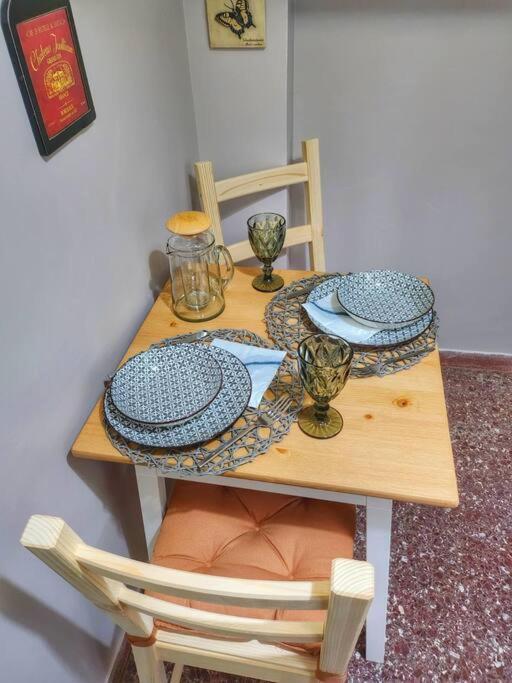 Ilyssos - Boho Stylish Apt- Hilton Area Athen Eksteriør billede